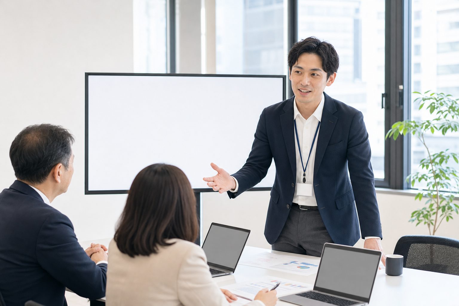テレビ取材が来る事業の広報を、「設計」する。広報マーケティング責任者（マネジャー候補）の職場の様子 1